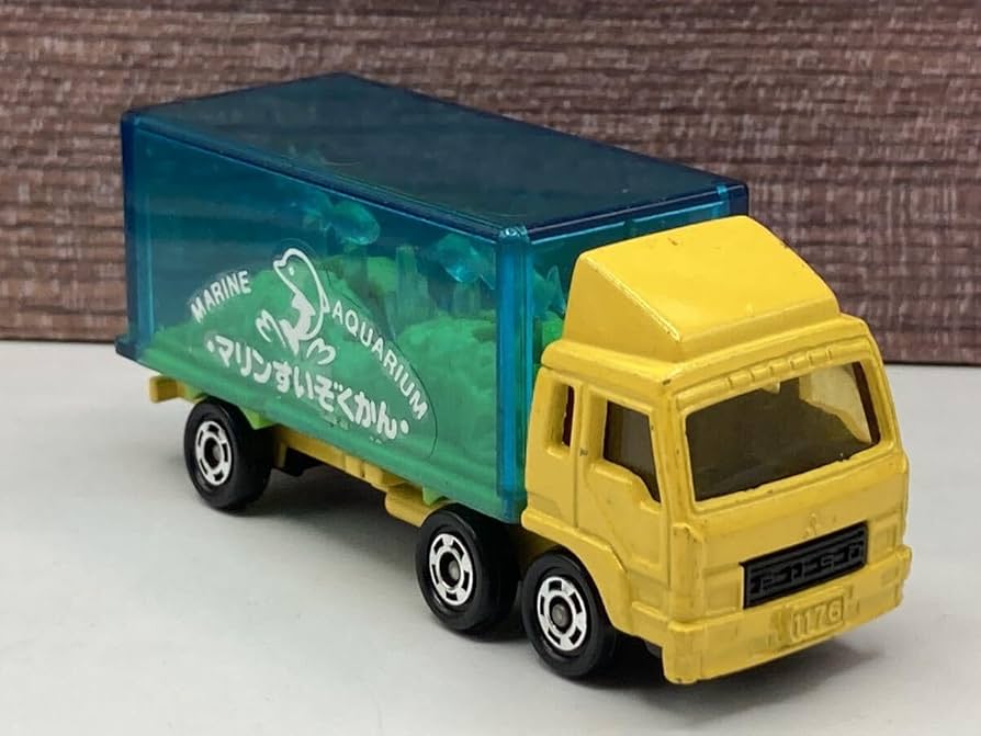 ミニカー 26台セット トラック付き Amazon | トミカ 三菱ふそう 水族館 トラック マリン すいぞく